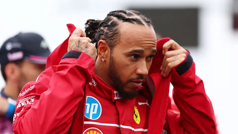 Lewis Hamilton swój debiut w Ferrari ukończył na 10. miejscu